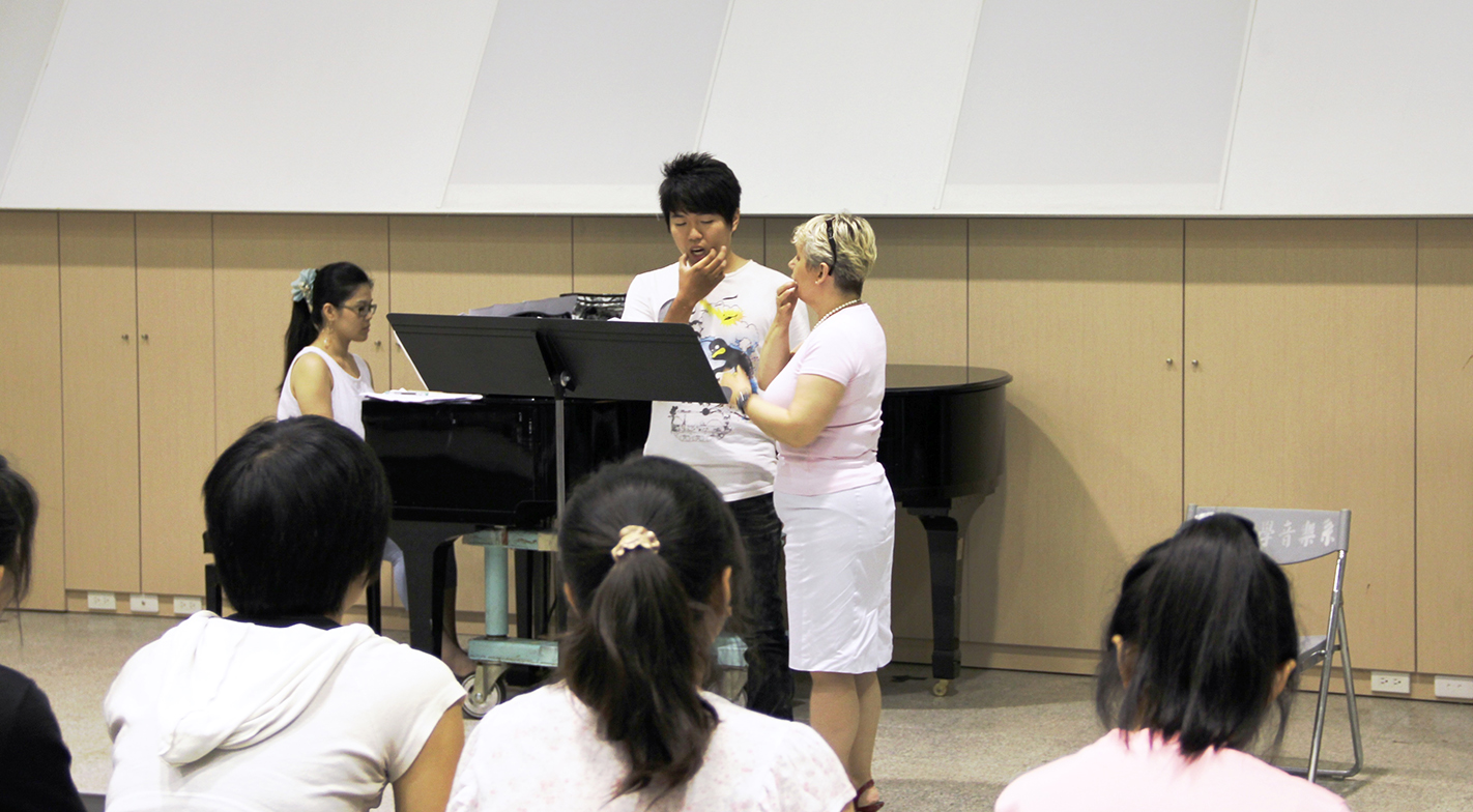 Lirico spinto tenor Scott Piper’s Taiwan Debut and forums